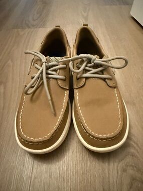 Sperry Youth Casual Lace-Up Boat Shoes in Tan Size 3.5.